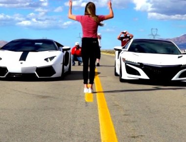 Όταν μια Acura NSX κοντράρεται άγρια με μια Lamborghini Aventador (βίντεο)